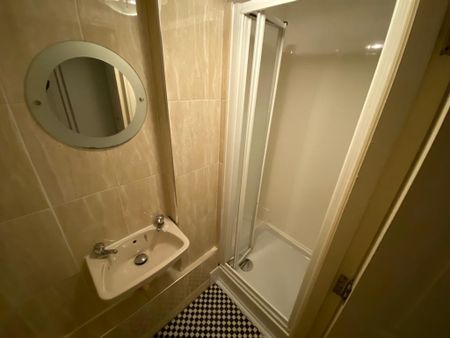 6 bedroom terraced house to rent - Photo 2