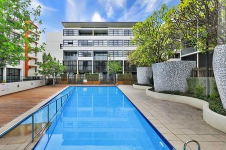 Stylish Living Sanctuary - 'Linc' - Photo 5