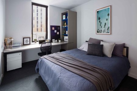 1 Bedroom Apartment - Photo 2