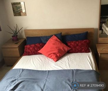 1 bedroom in a house share to rent - Photo 2