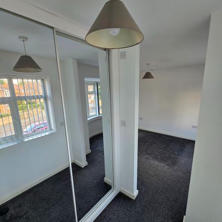 2 bedroom semi-detached house to rent - Photo 3
