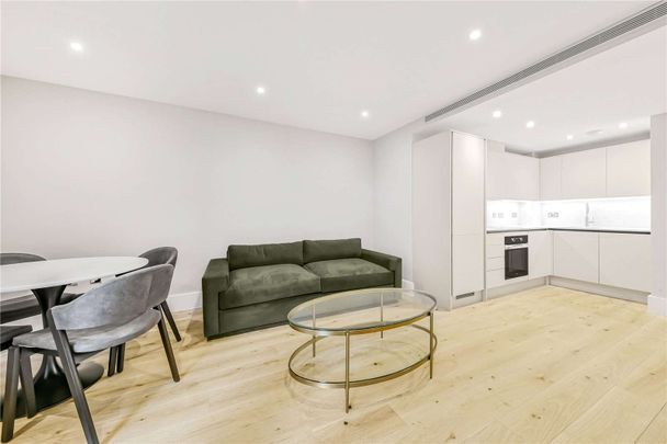 Discover this beautifully presented one bedroom apartment in Baker Street. - Photo 1