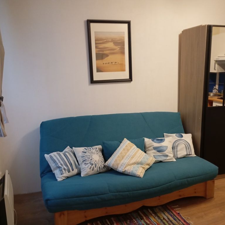 Location Appartement 1 pièce 12m² LA ROCHELLE 17000 - Photo 1