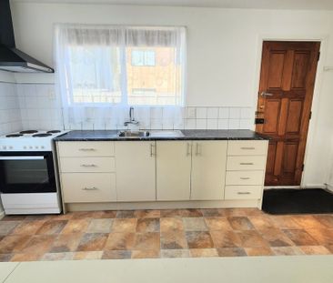 Sunny 2-Bedroom Home in Waltham – Comfort and Convenience Await! - Photo 1