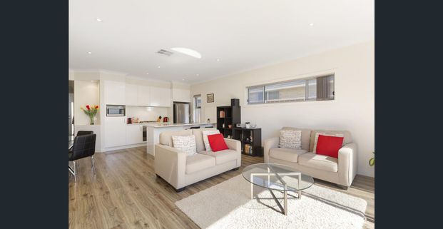 STUNNING HOME IN THIS QUIET AND CONVENIENT LOCATION!! - Photo 1