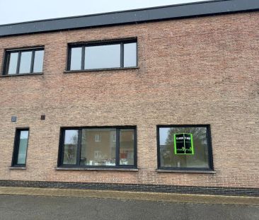 Ruime woning met twee slaapkamers en garage te Sint-Eloois-Vijve - Photo 6