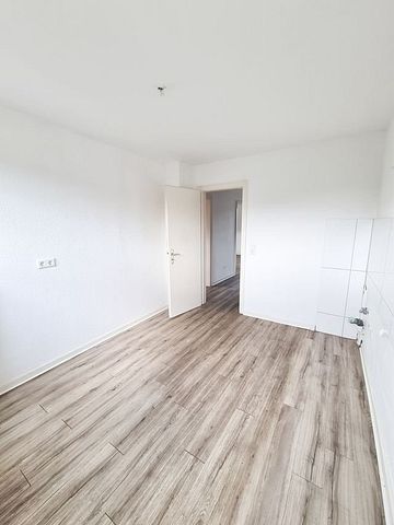 Gemütliche 2 Zimmer Dachgeschosswohnung mit Waldblick - Photo 3