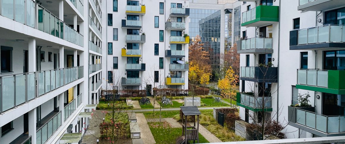 Mietwohnung in Frankfurt - 2 Bäder, 1 Balkon und 1 Loggia! - Photo 1