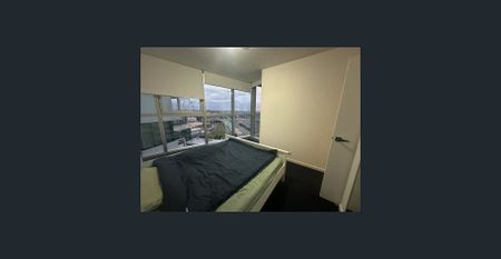 Modern Waterfront Living with Stunning Views – 241 Harbour Esplanade, Docklands - Photo 3