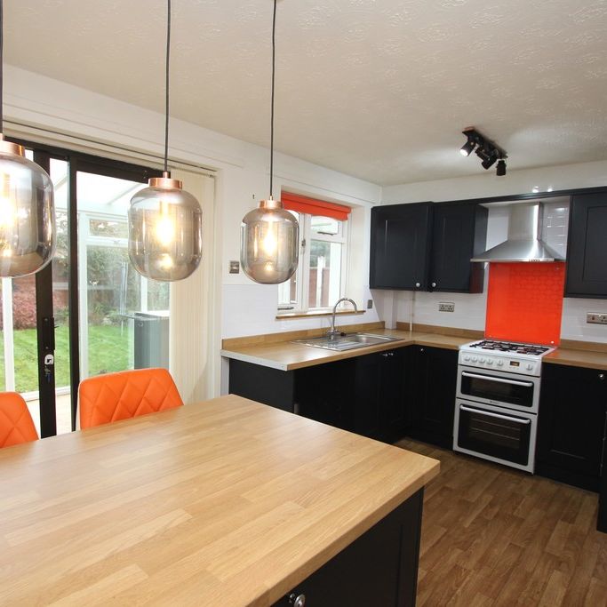 3 Bedroom Semi-Detached House, Chester - Photo 1