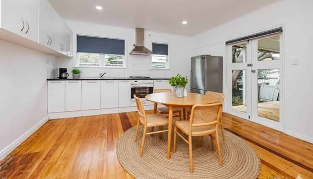 Centrally Located in Desirable New Windsor! - Photo 1