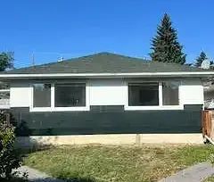 4 Bedroom Duplex in Banff Trail!!! | 2841 24 Street Northwest, Calgary - Photo 1