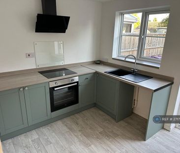 2 bedroom semi-detached house to rent - Photo 3