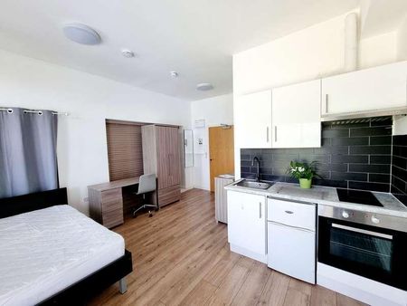 Burnside Road Studio Chadwell Heath, RM8 - Photo 2