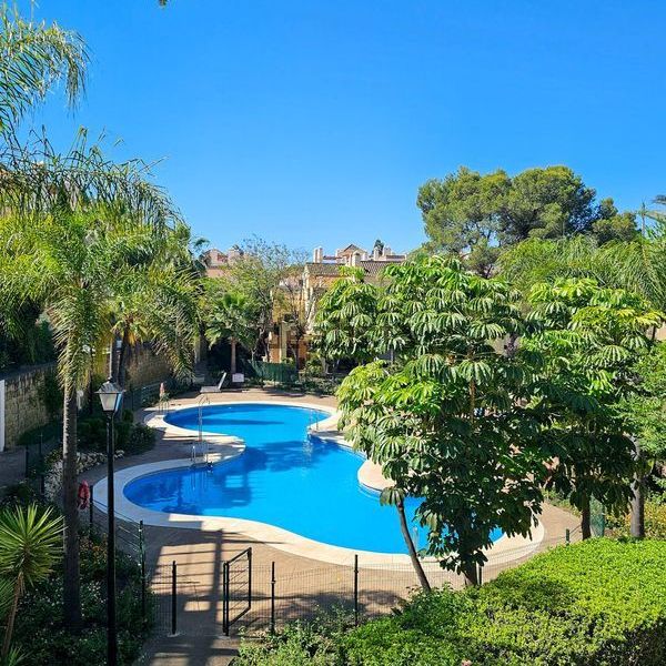 Alquiler de chalet pareado en Lugar Urbanizacion Atalaya Rio Verde - Photo 1