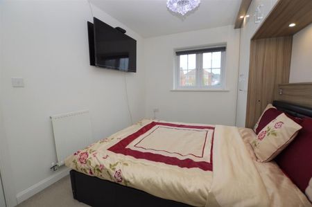3 bedroom House To Let - Photo 2