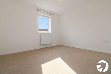 4 bedroom detached house to rent - Photo 4