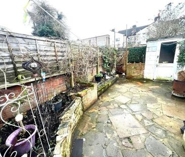 4 bedroom terraced house to rent - Photo 6