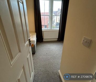 4 bedroom terraced house to rent - Photo 5