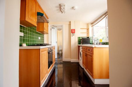 3 bedroom terraced house to rent - Photo 5