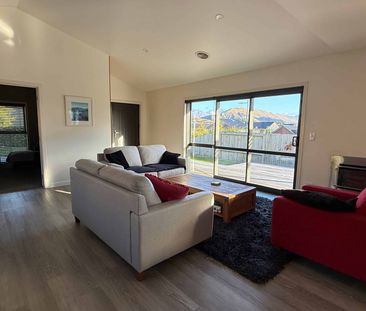 Seasonal Rental: Sunny and stylish - Photo 4