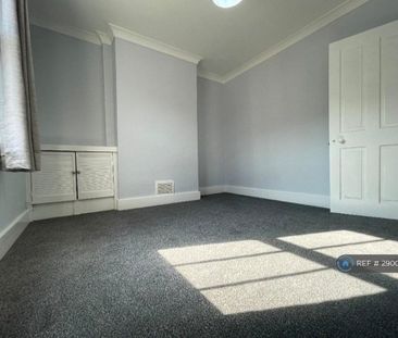2 bedroom semi-detached house to rent - Photo 5