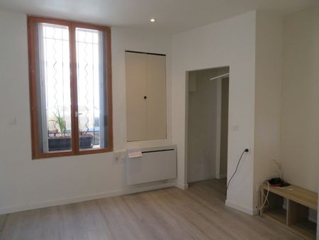 T2 Quai de la Fontaine 31m² Nîmes 420€ H.C - Photo 4