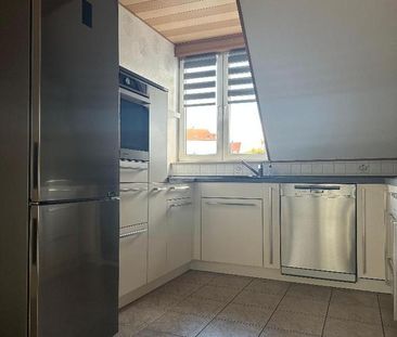 lichtdurchflutete - frisch renovierte - 3 Raum DG Wohnung in ruhige... - Foto 1