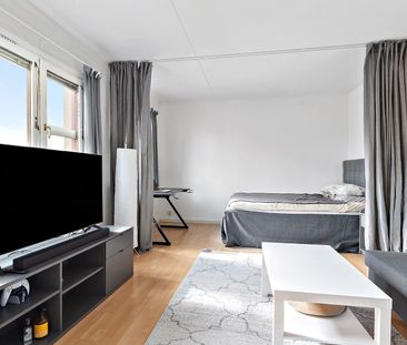 Kastrupgatan, Kista - Photo 3