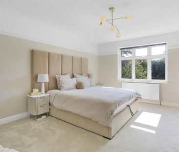 4 bedroom detached house to rent - Photo 3