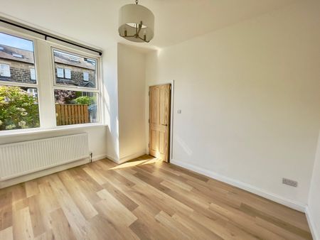 4 bedroom terraced house to rent - Photo 4