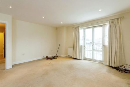 Turton Drive, Nottingham, Arnold - Photo 3