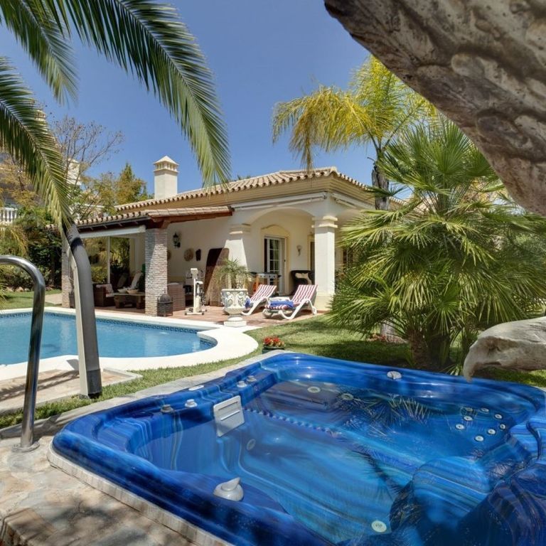 4 bedroom luxury Villa for rent in Nueva Andalucía, Marbella, Malaga, Andalusia - Photo 1