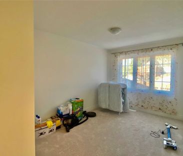 For Lease - 33 Carratuck Street, East Gwillimbury, Ontario - Photo 3