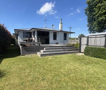 EAST SIDE FAMILY HOME - Photo 3