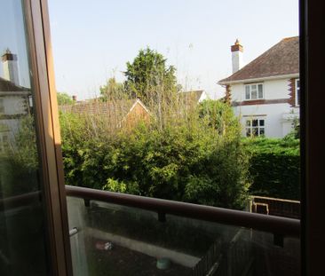 1 bed Apartment - To Let - Photo 6