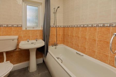 46 Silverstream Crescent, Bangor, BT20 3NE - Photo 5