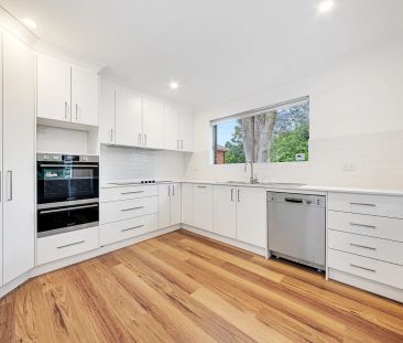 Beautifully Renovated Family Home in a Tranquil Tree-Lined Street - Photo 2