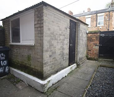 2 Bedroom House on Waverley Road, Preston - Photo 4
