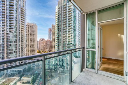 For Lease - 220 Burnhamthorpe Road Unit# 1805, Mississauga, Ontario - Photo 2