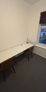 2 Bed Flat, Radbourne Road, SW12 - Photo 3