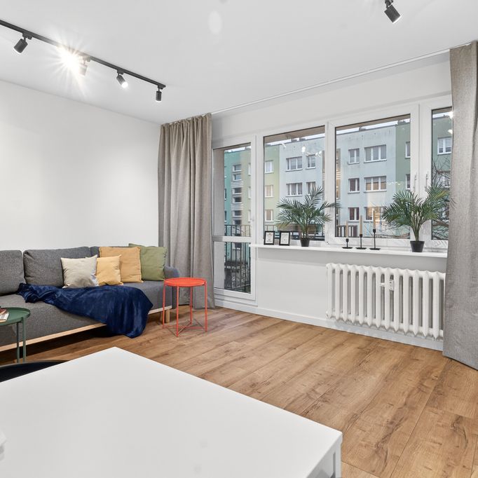 Jasne mieszkanie w świetnej lokalizacji — od zaraz - Photo 1