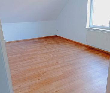 Große DG-Wohnung., 3 Zim.; - Photo 2