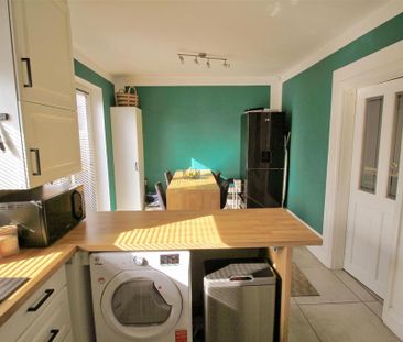 3 bedroom terraced house to rent - Photo 6