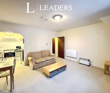 Studio to rent - Photo 6