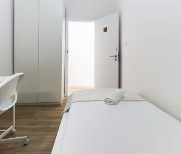 Travessa de Santa Marta, Lisbon, Lisbon 1150-299 - Photo 2