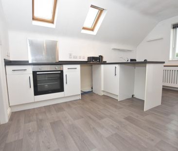 2 bedroom House To Let - Photo 2