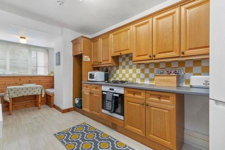 2 bedroom semi-detached house to rent - Photo 5