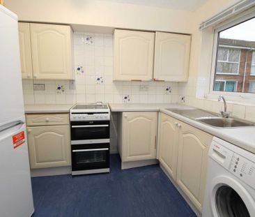 2 bed Flat for rent - Photo 3