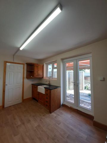 2 bedroom semi-detached house to rent - Photo 2